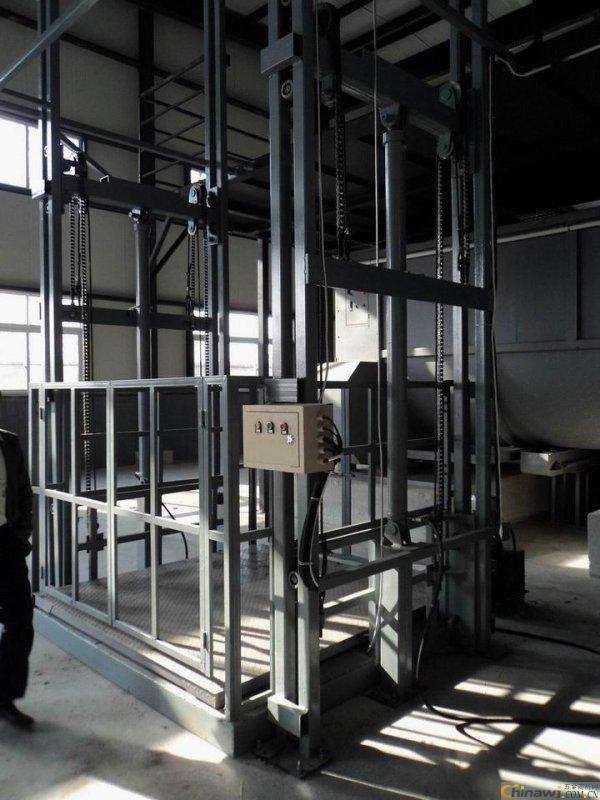四川升降機作為一種高空作業(yè)設備已經(jīng)被廣泛采用，四川升降機的技術(shù)水平得到了很大提高，四川升降機的分類(lèi)和功能更加細化，所以如何選購四川升降機讓很多客戶(hù)不知所錯。